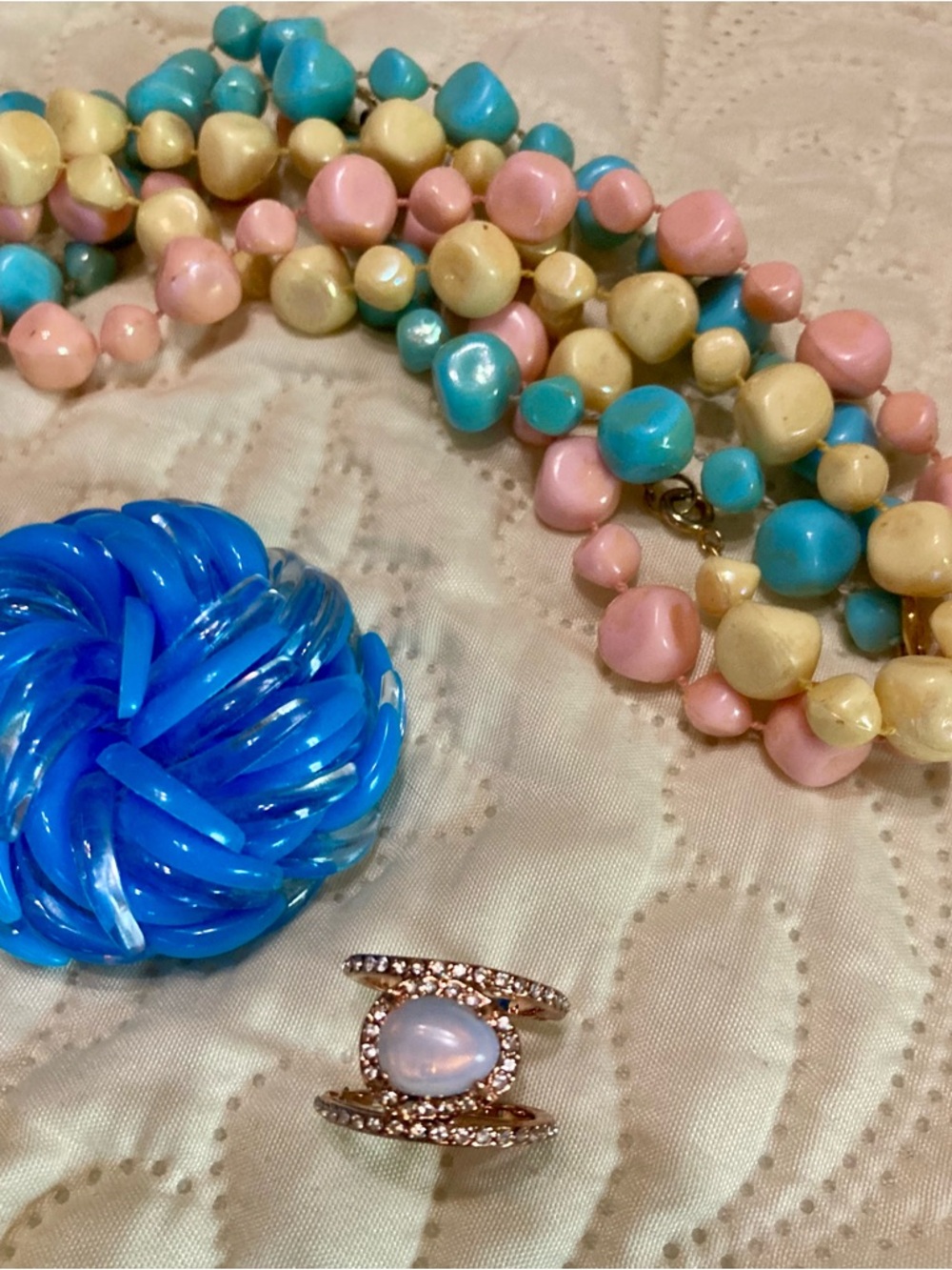 Vintage Jewelry Bundle - Picture 1 of 6